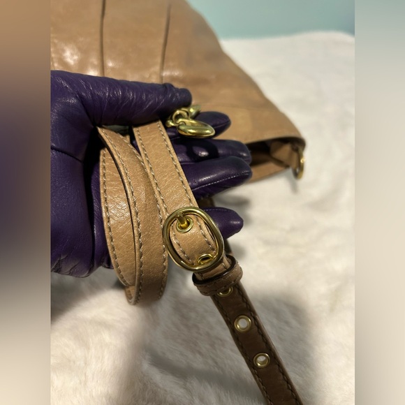 Coach 2way beautiful design brown bag. Authentic and pre-owned - Picture 4 of 8